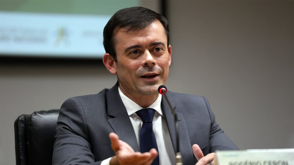 Brazil expands betting ban to student debt program