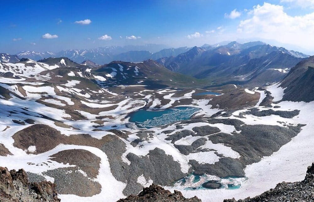 Online Betting Surges in Kazakhstan: Digital Firms Eclipse Land-Based