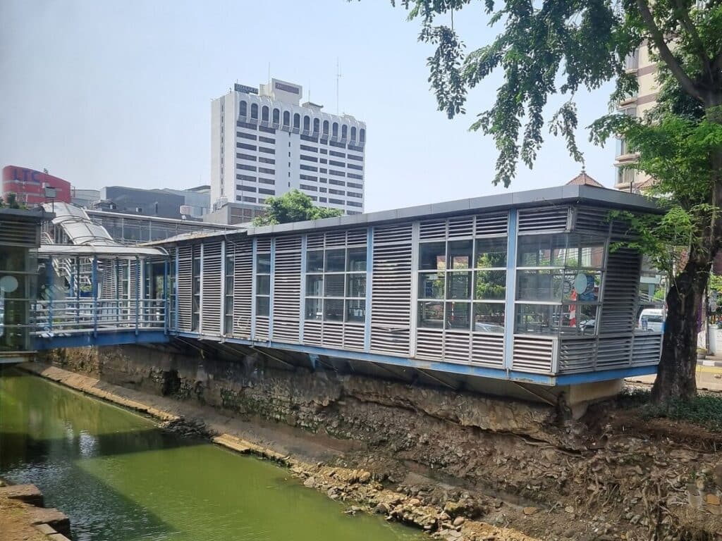 Indonesian Police Dismantle International Online Gambling Ring in
